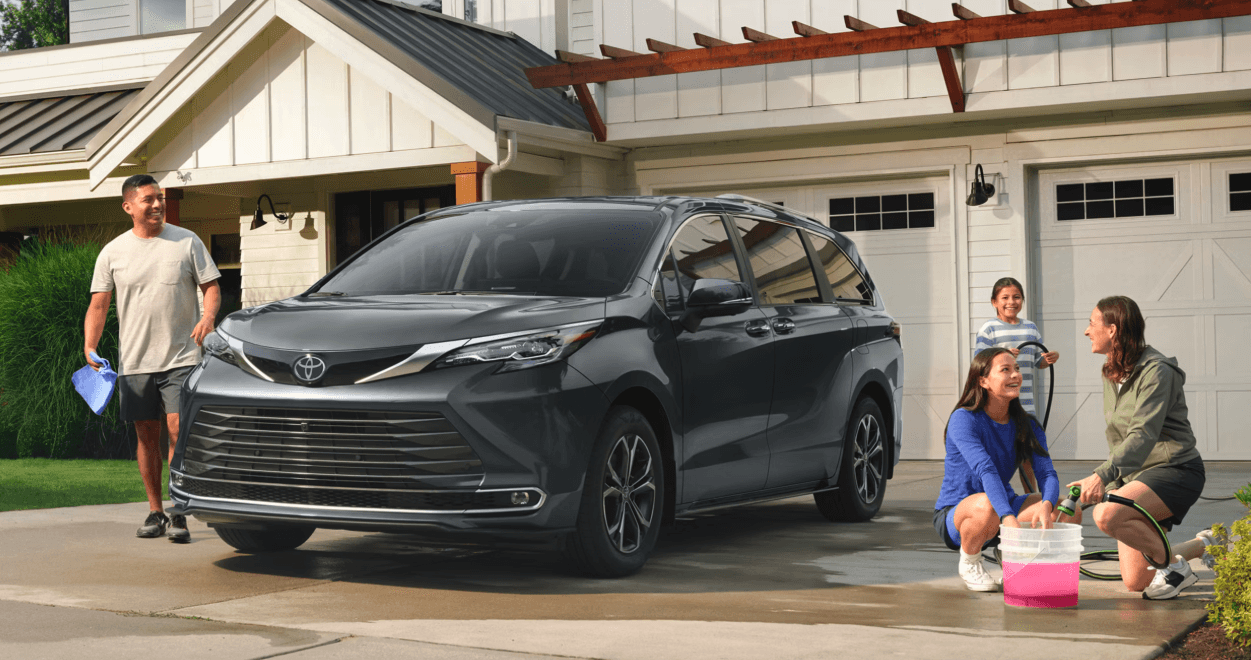 2026-toyota-sienna-family-car