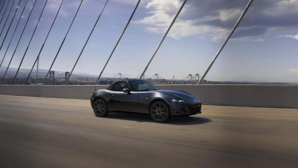 2025-mazda-mx-5-miata-roadster