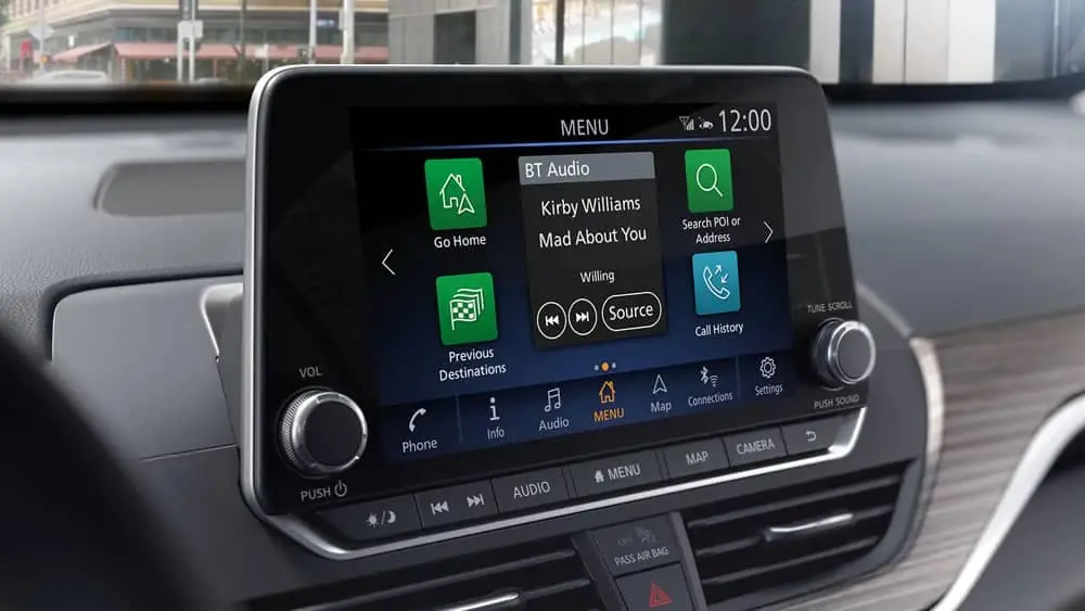 2020-nissan-altima-touchscreen-display