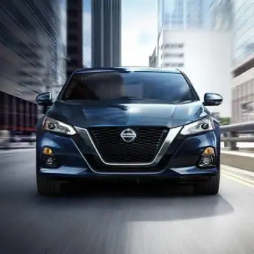 2020-nissan-altima-v-motion-grille