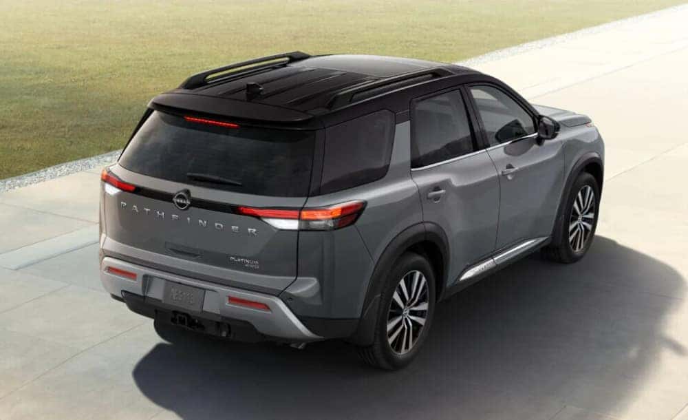 Two-tone Gun Metallic Nissan Pathfinder 2025