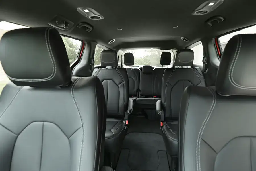 2026 Chrysler Voyager