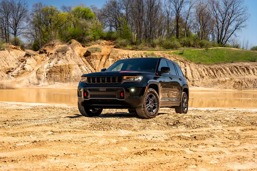 2027 Grand Cherokee Trailhawk
