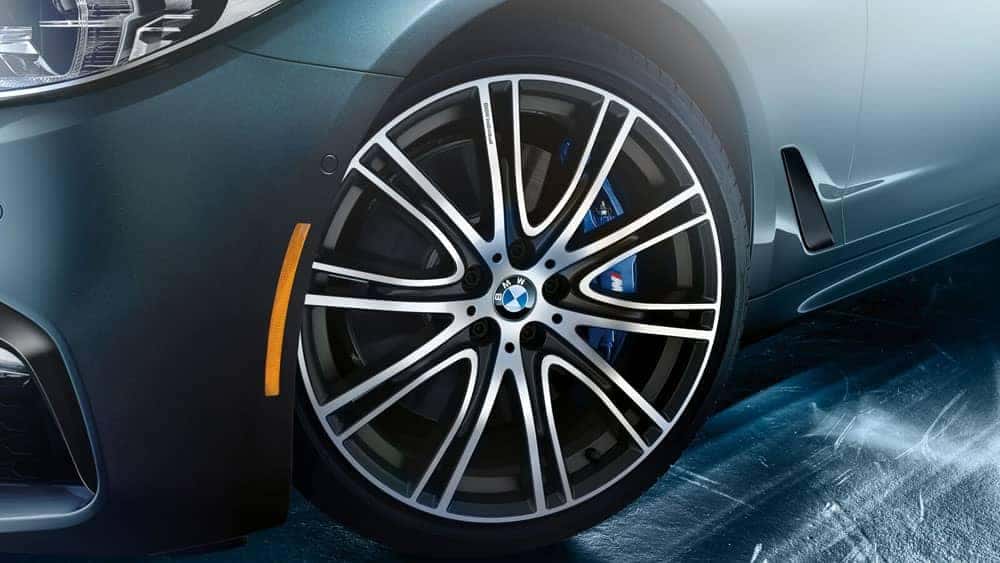 2020 BMW 5 Series Tire