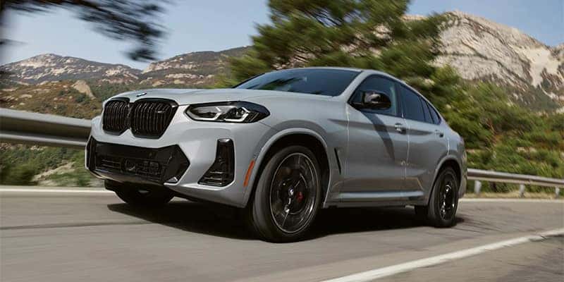 2022 BMW X4 Driving