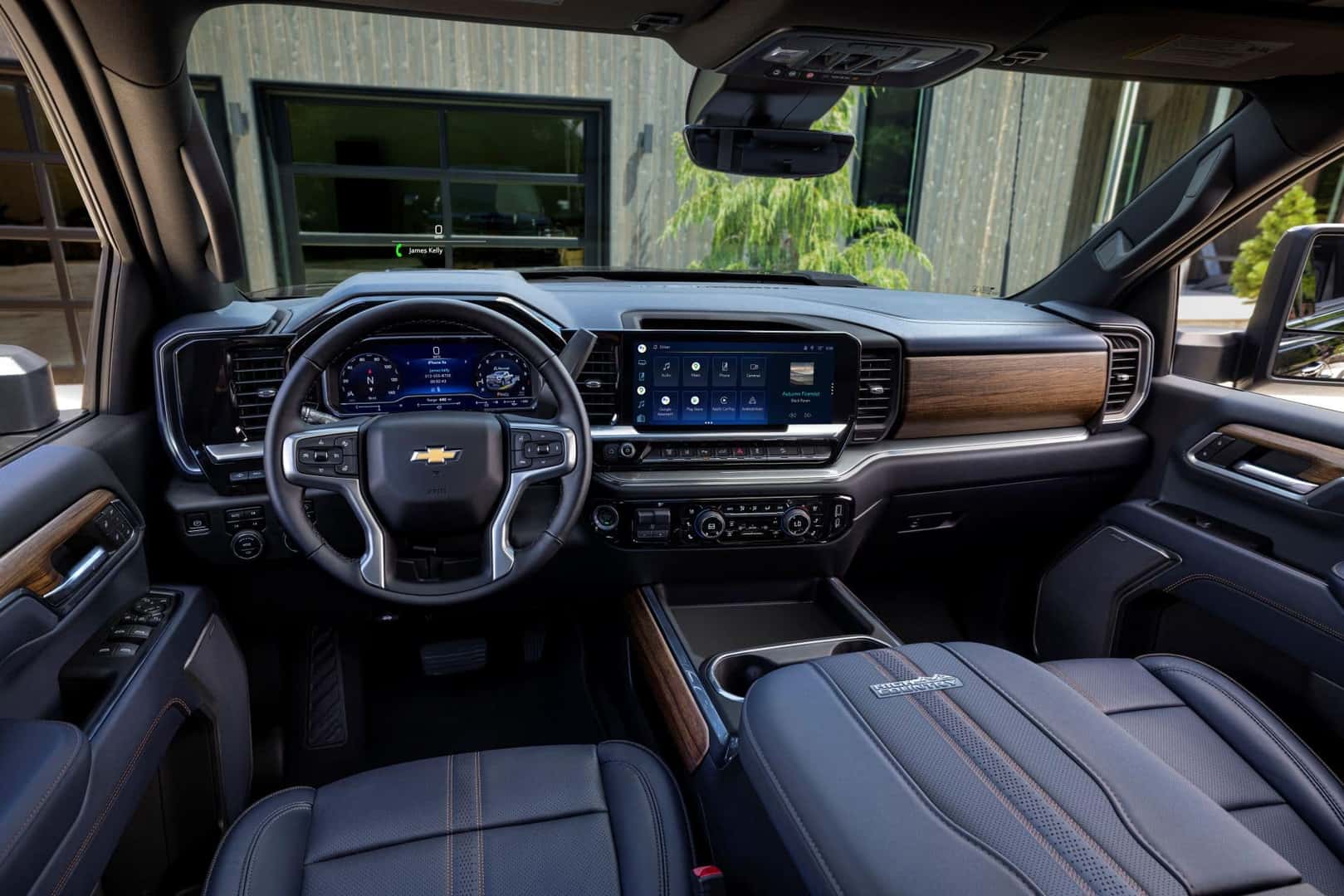 The Fantastic Front Interior Of The Family-Friendly 2024 Chevy Silverado 2500HD