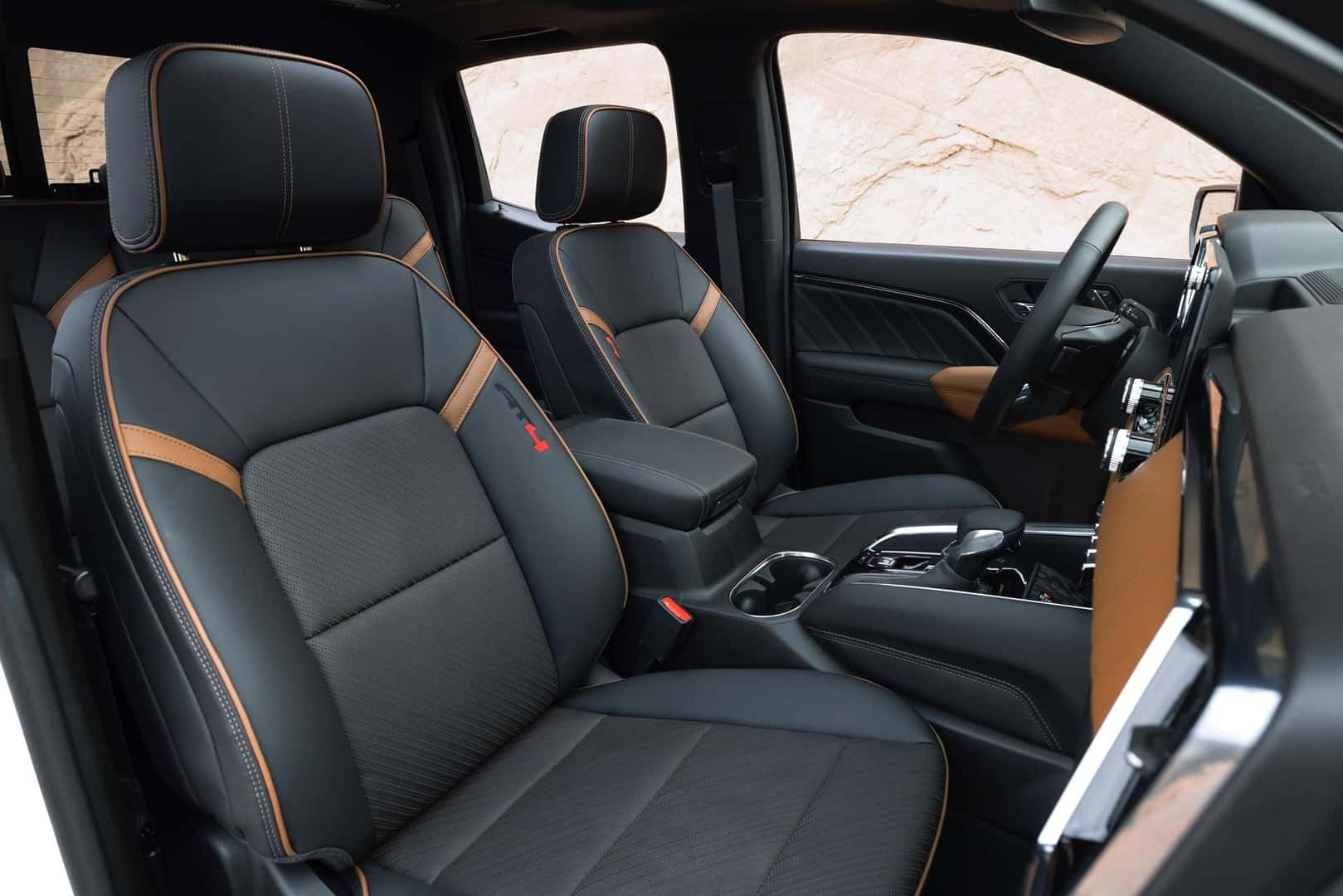 New GMC Canyon AT4 Interior Cabin