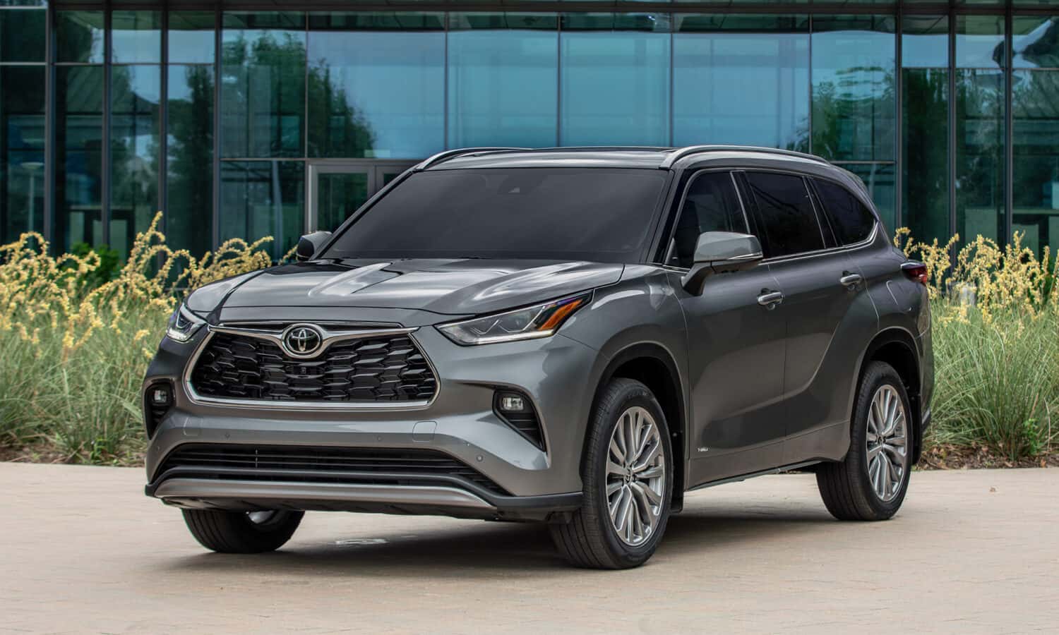 2025 Toyota Highlander Hybrid Heavy Metal