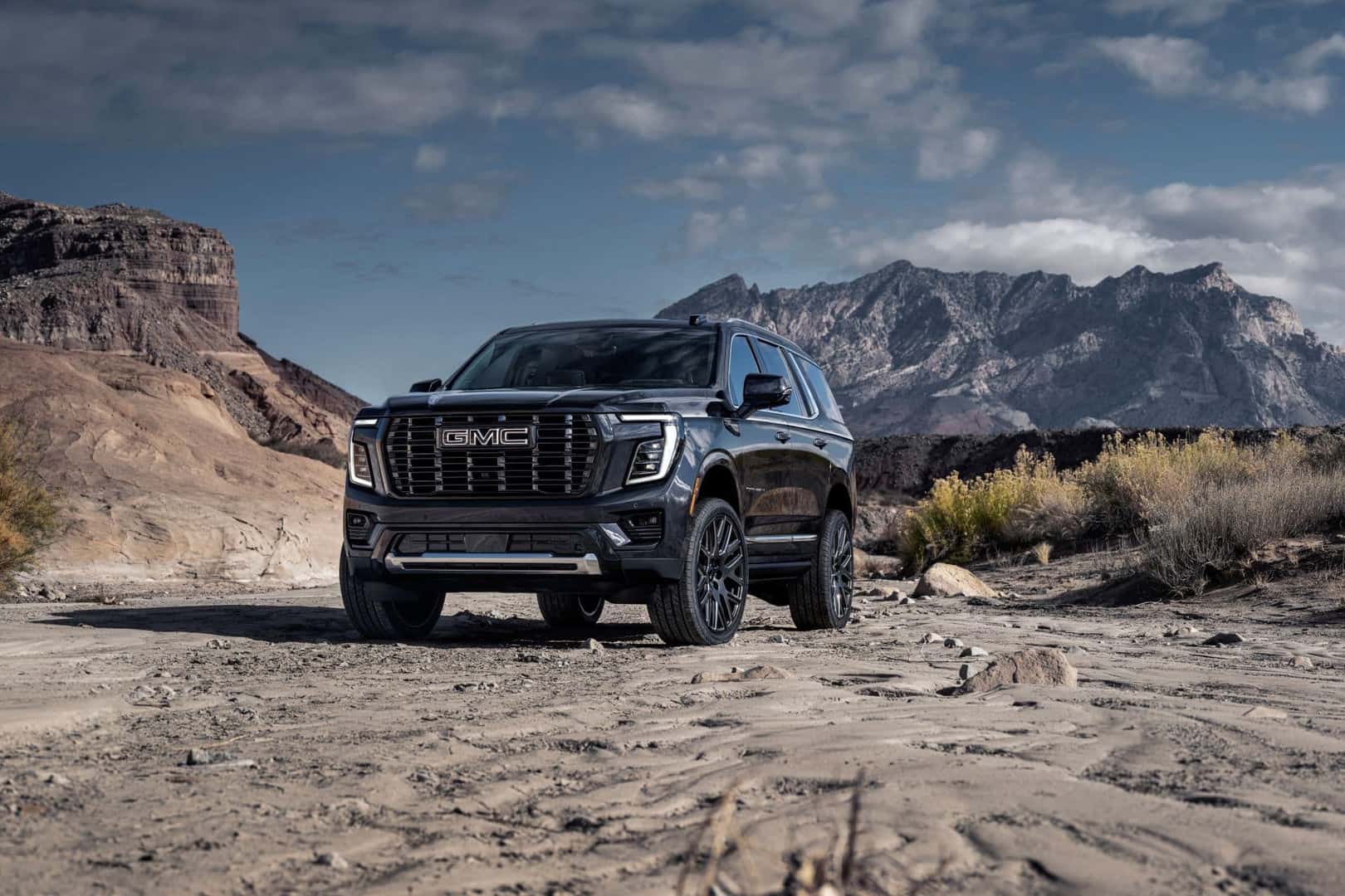 The Adventurous Front End Of The Luxurious The 2025 GMC Yukon Denali Ultimate