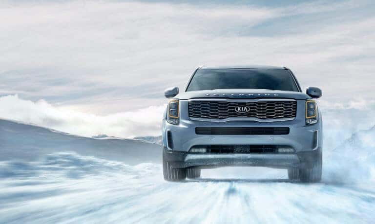 20Telluride_FrontViewDrivingInSnow_5x3