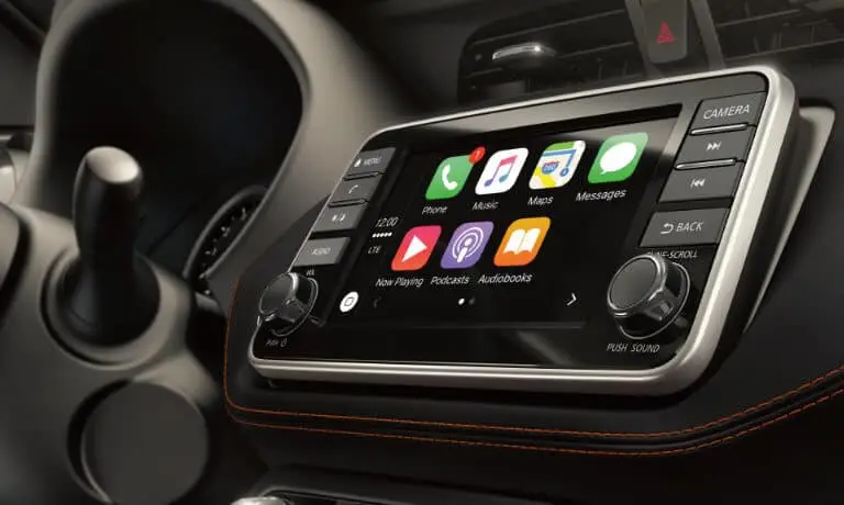 apple car play nissan kicks