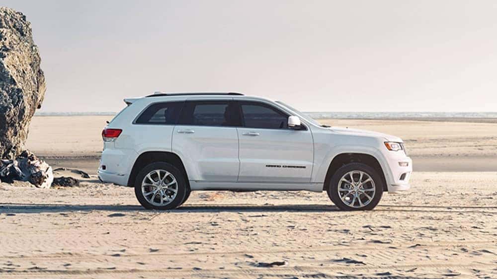 2020 Jeep Grand Cherokee Side View