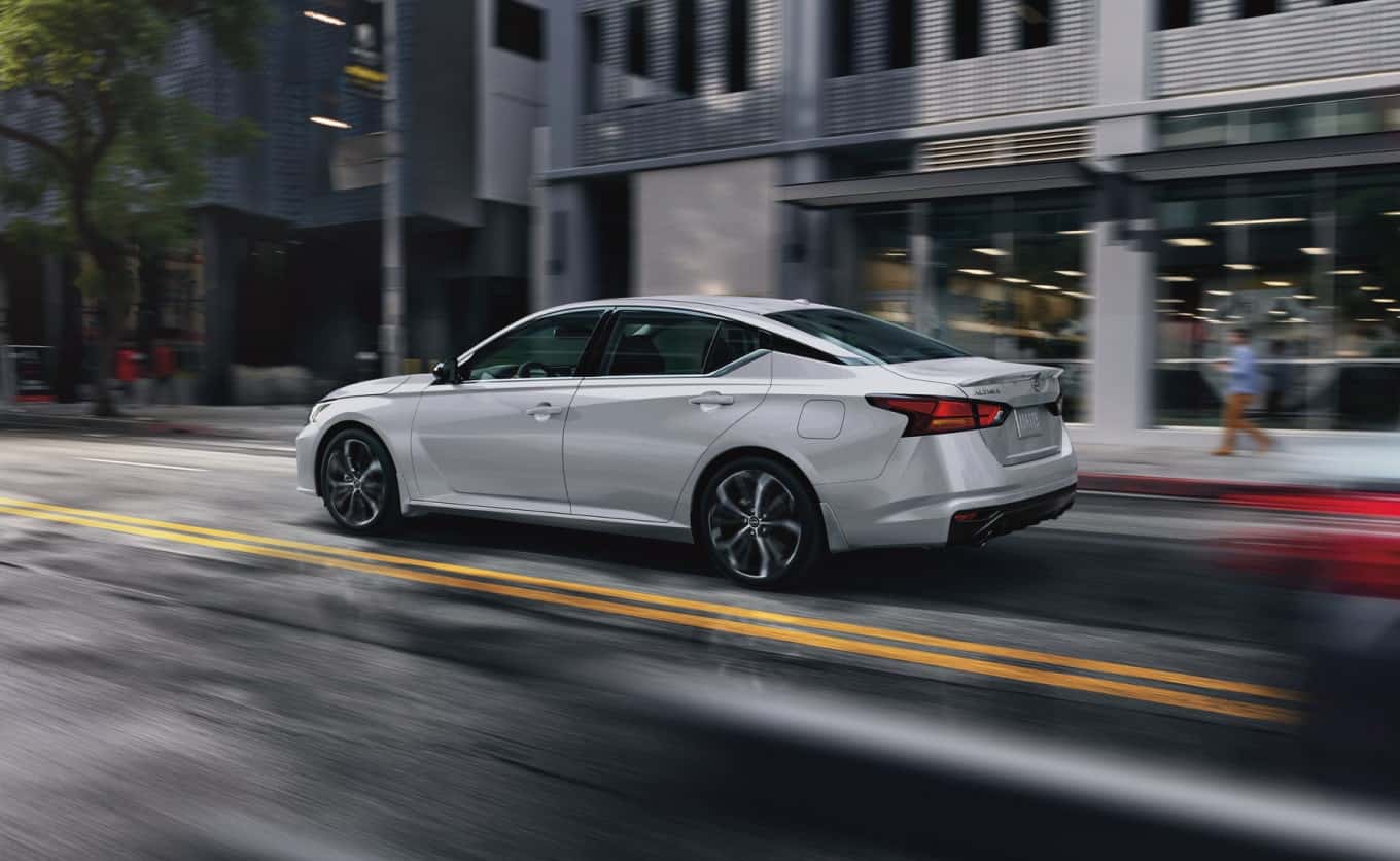 Drive Home in a Reliable Nissan Altima in Tifton, GA